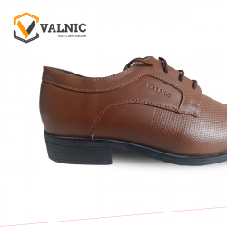 Zapato de cuero color marron